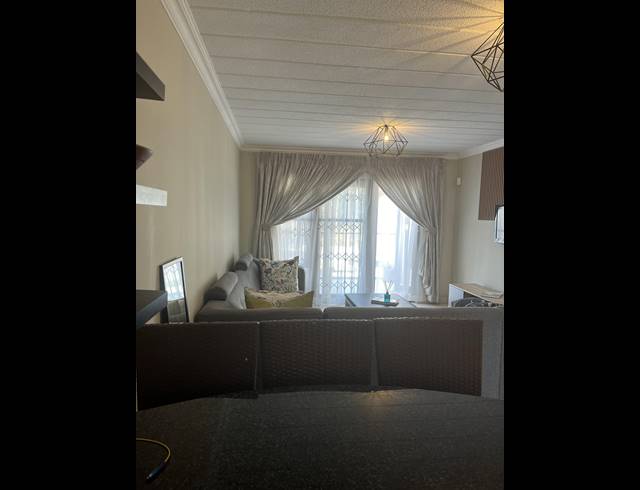 2 BEDROOM APARTMENT RENTED IN SANDOWN